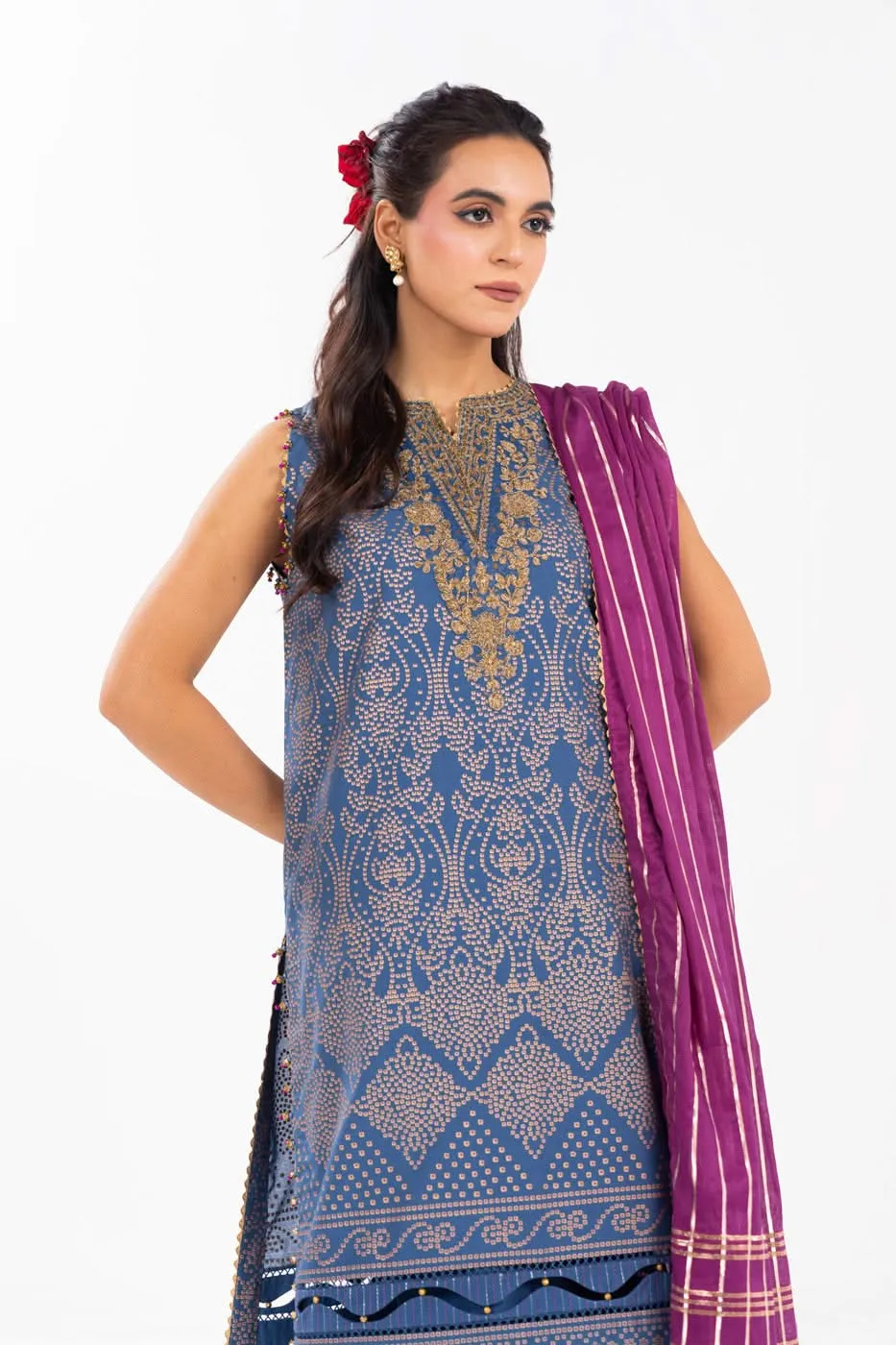 2 Pc Embroidered Thin cambric Suit With Fancy Zarri Dupatta