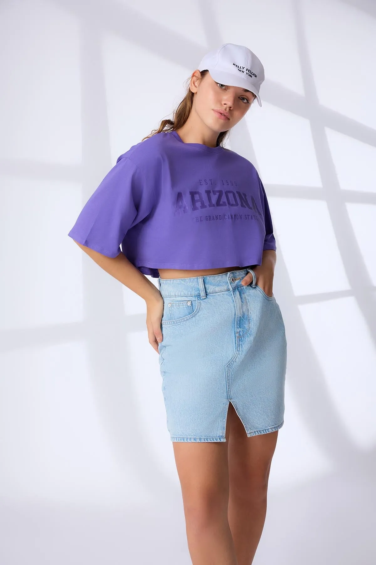 AZ Relaxed Cropped Tee