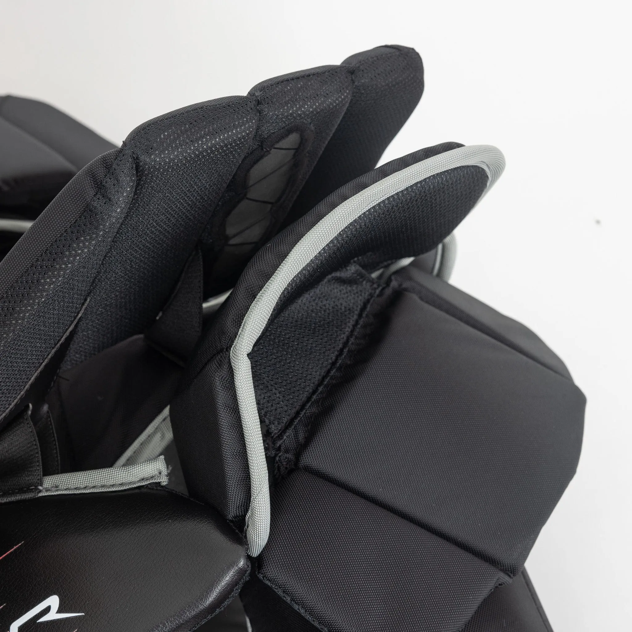 Bauer Vapor HyperLite2 Senior Chest & Arm Protector - THS Spec
