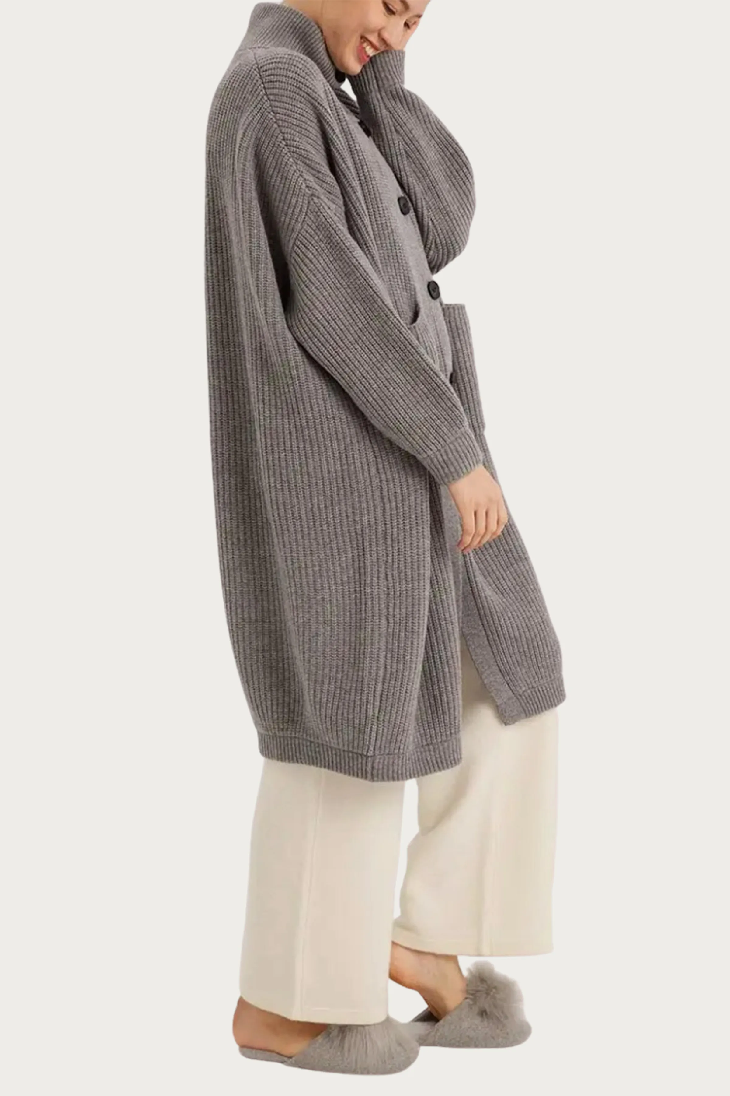 BOX-CUT AMPLE CARDIGAN