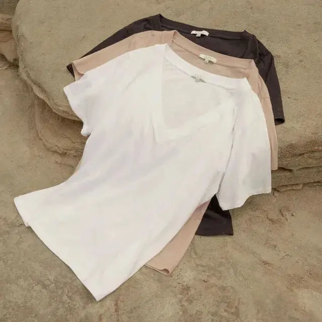 GIRLFRIEND V-NECK TEE