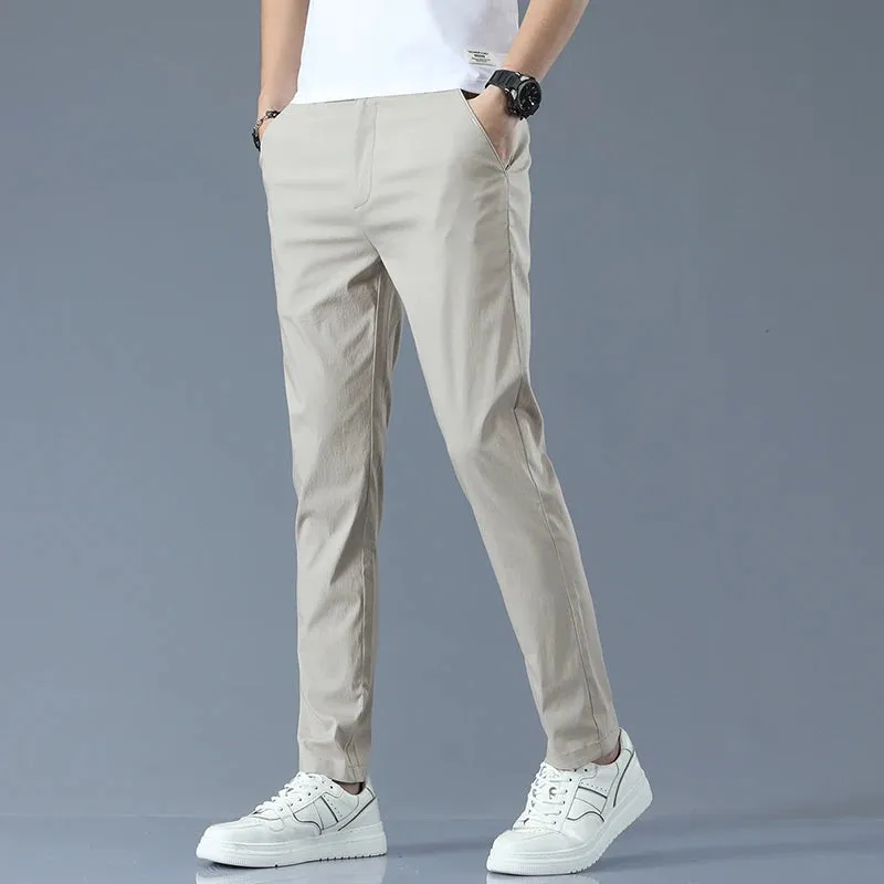 Klassische leichte Slim Fit Hosen
