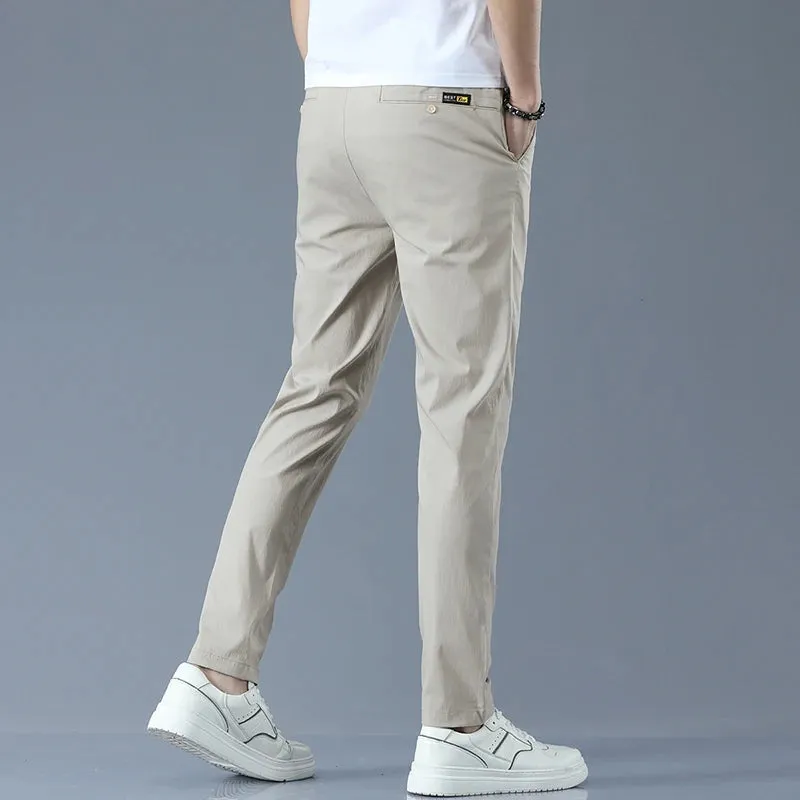 Klassische leichte Slim Fit Hosen