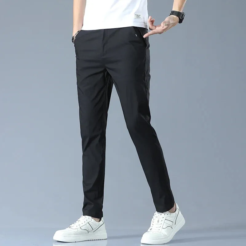 Klassische leichte Slim Fit Hosen