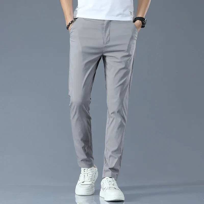 Klassische leichte Slim Fit Hosen