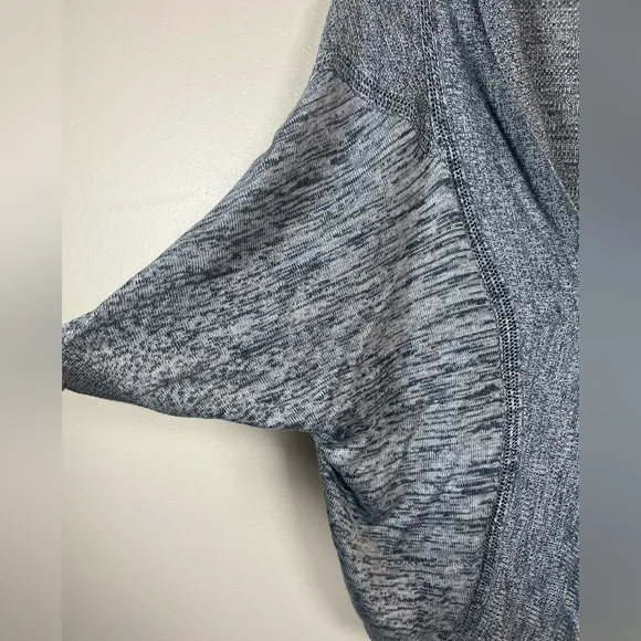 Lululemon Breeze Easy Wrap size XS/S