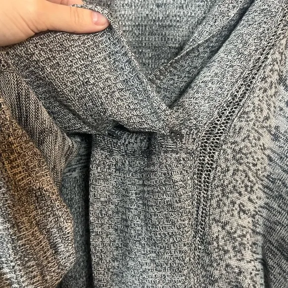 Lululemon Breeze Easy Wrap size XS/S