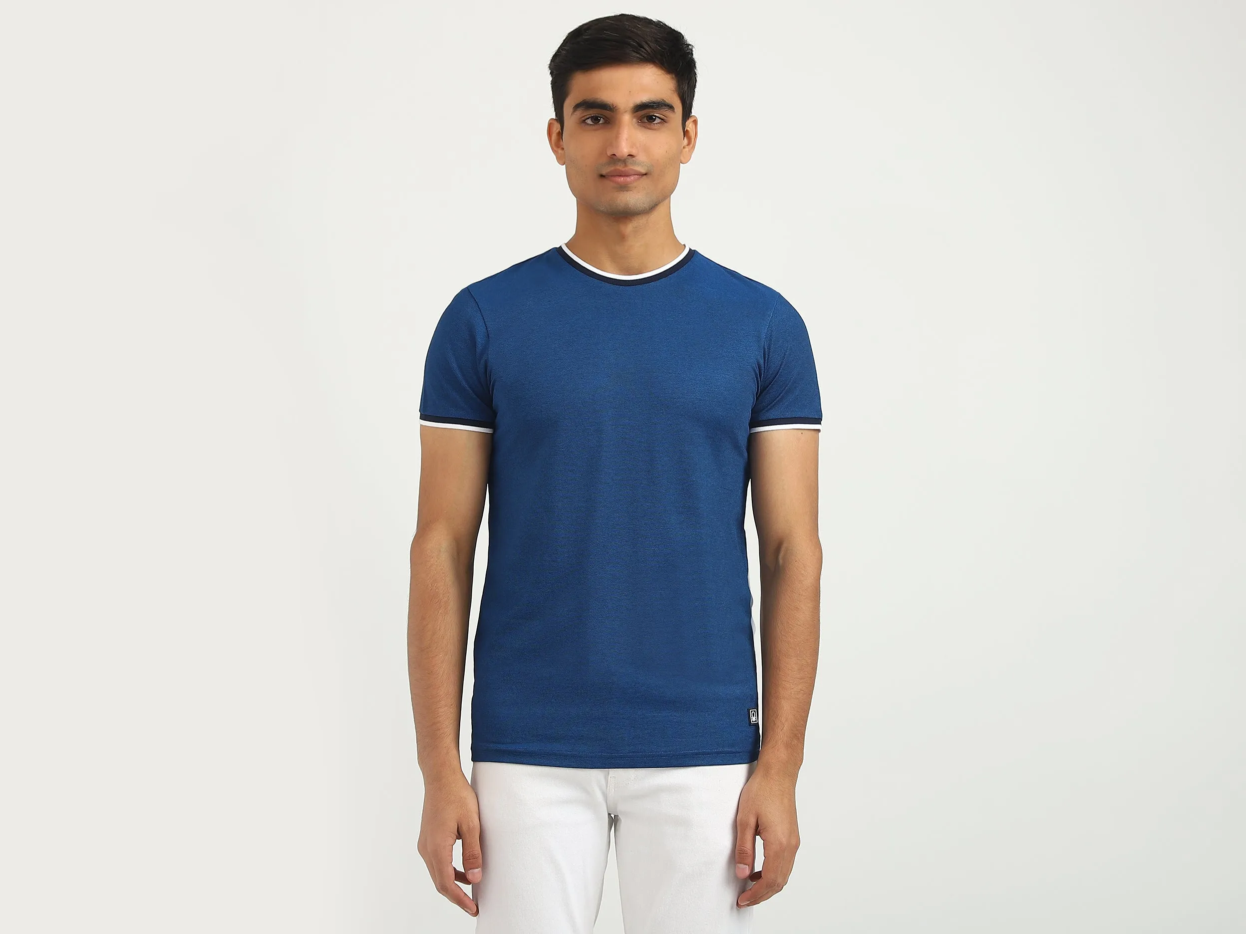 Men Solid Round Neck T-shirt