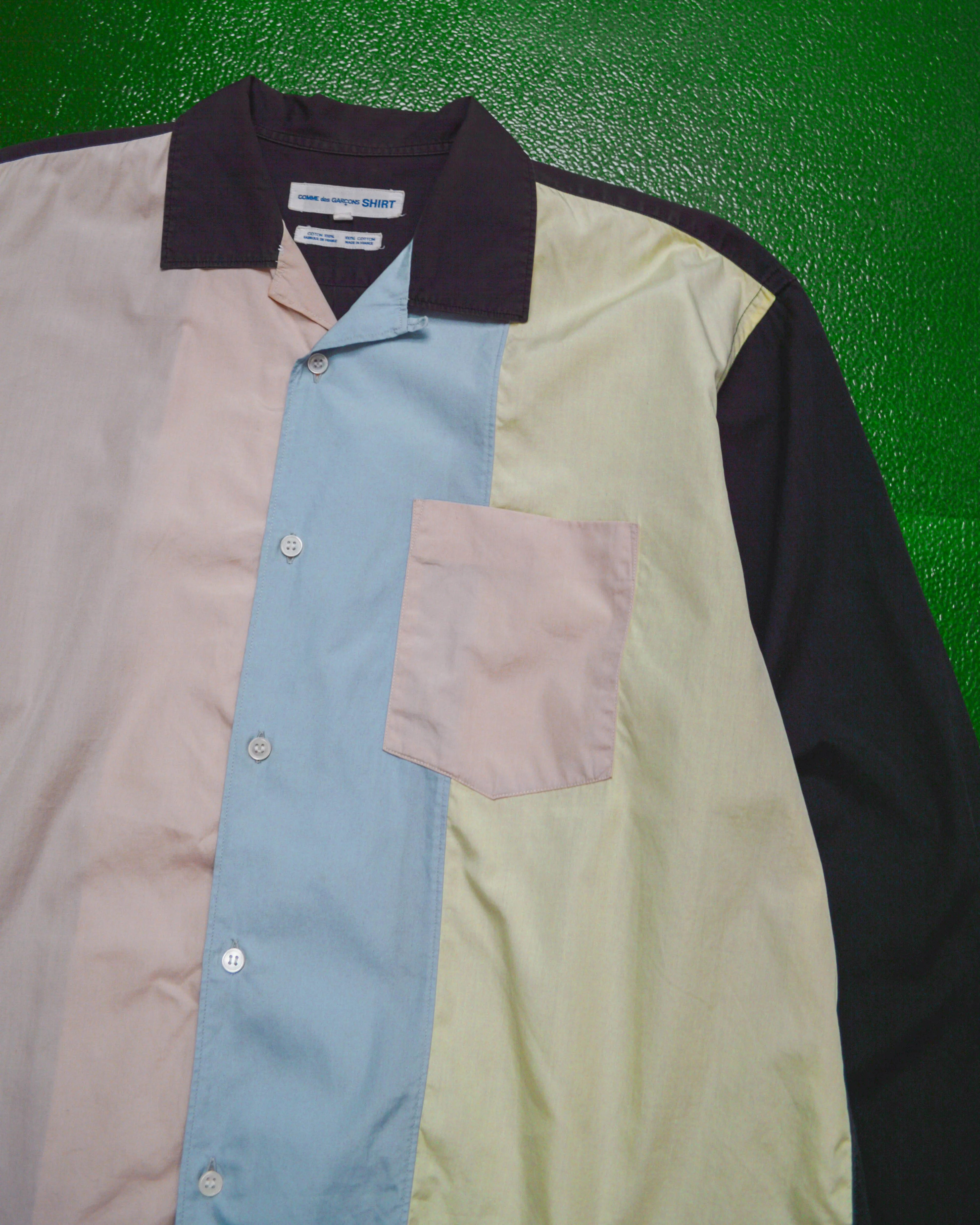 Pastel Panelled Front Black Shirt (M~L)