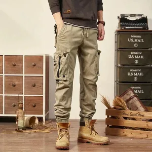 Praktische Eleganz: Die Multi-Taschen Cargo-Hose für Herren