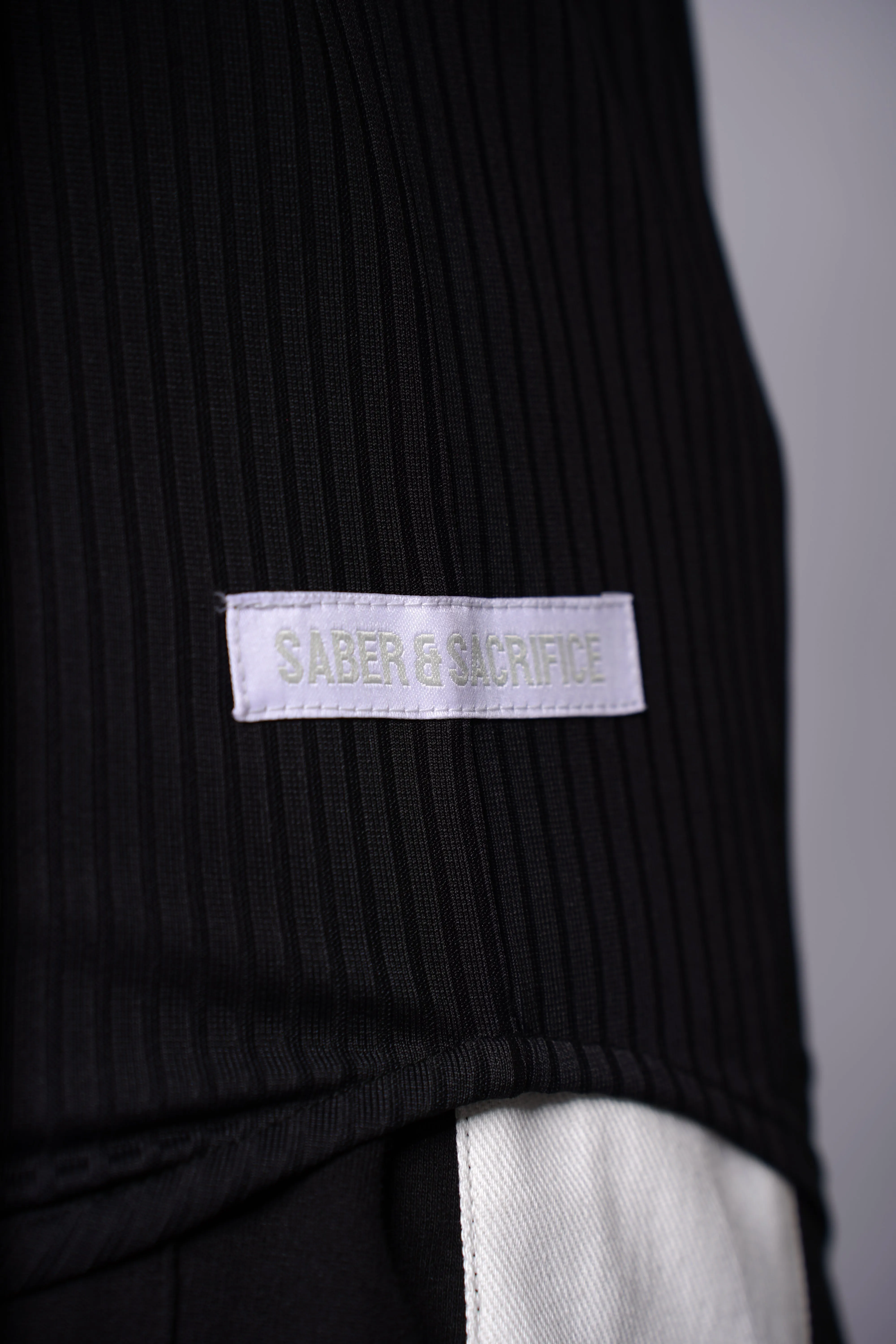 Saber Origin Tank [BLACK]