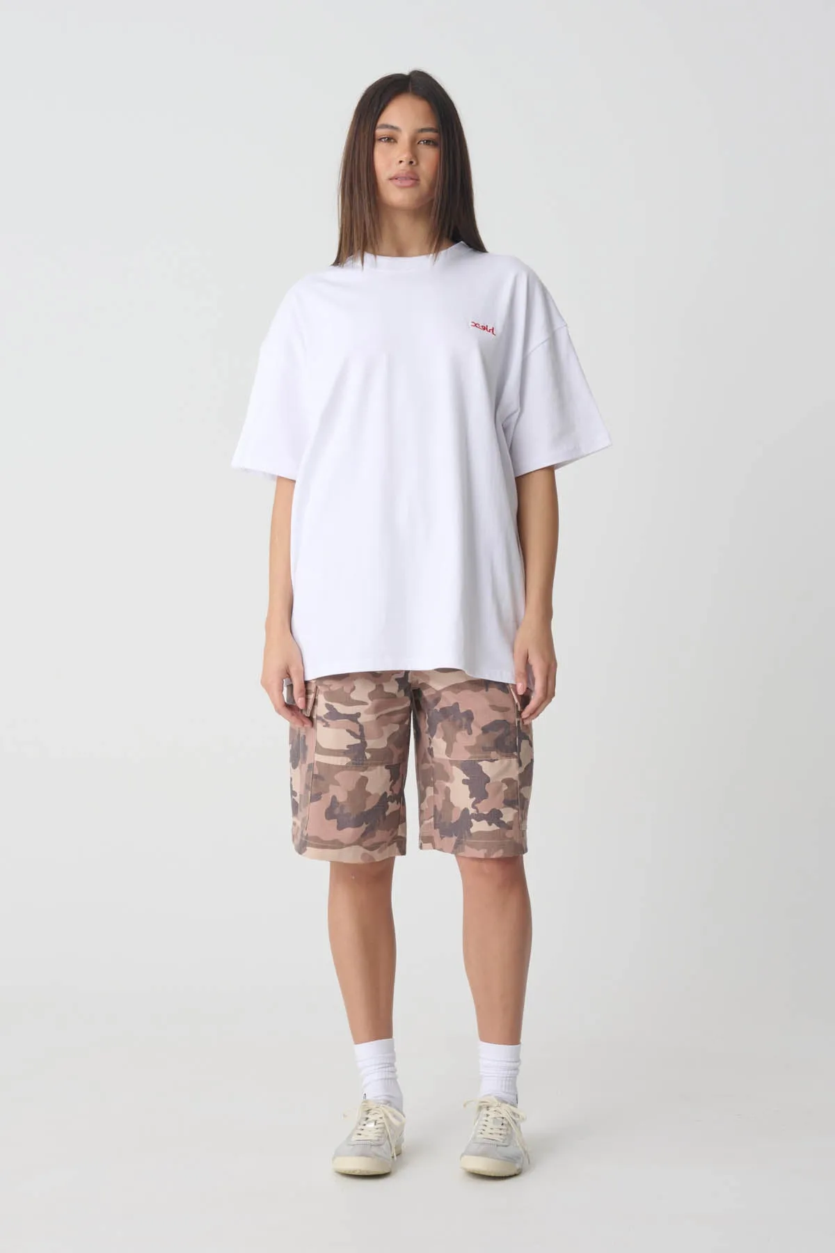 STRAWBERRY RELAXED TEE - WHITE
