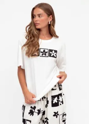 Tri Daisy Tee