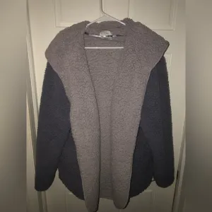 Urban Outfitters jacket/ cardigan sherpa/plush