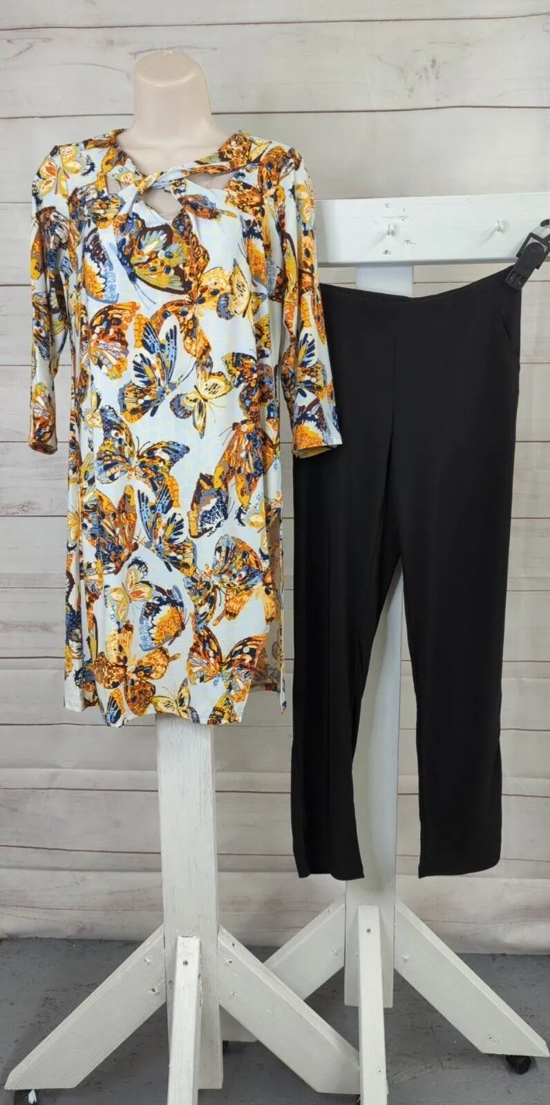 XXS BUTTERFLY A518217 Attitudes by Renee Regular Como Jersey Twist Neck 2-pc Set